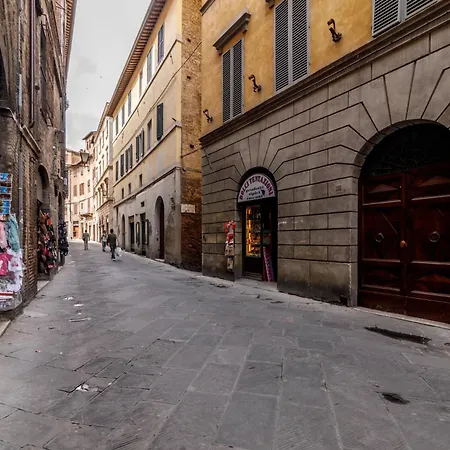 With Stunning Church Of San Domenico View Apartmán